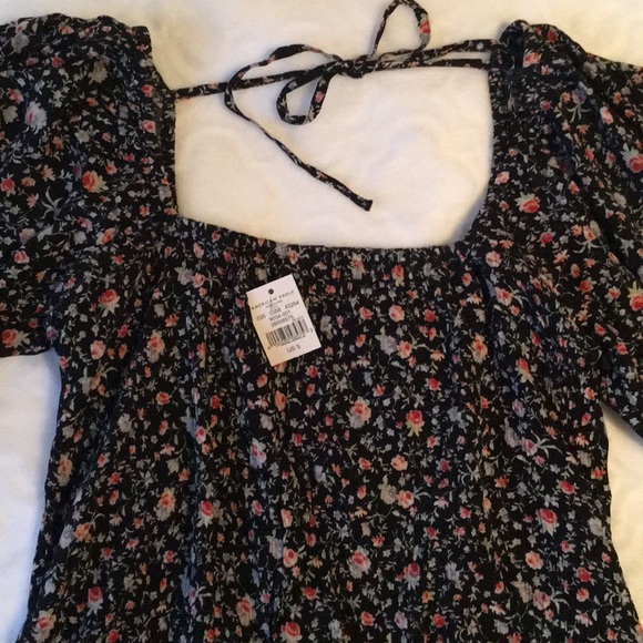 NWT American Eagle floral crop top - Picture 2 of 5